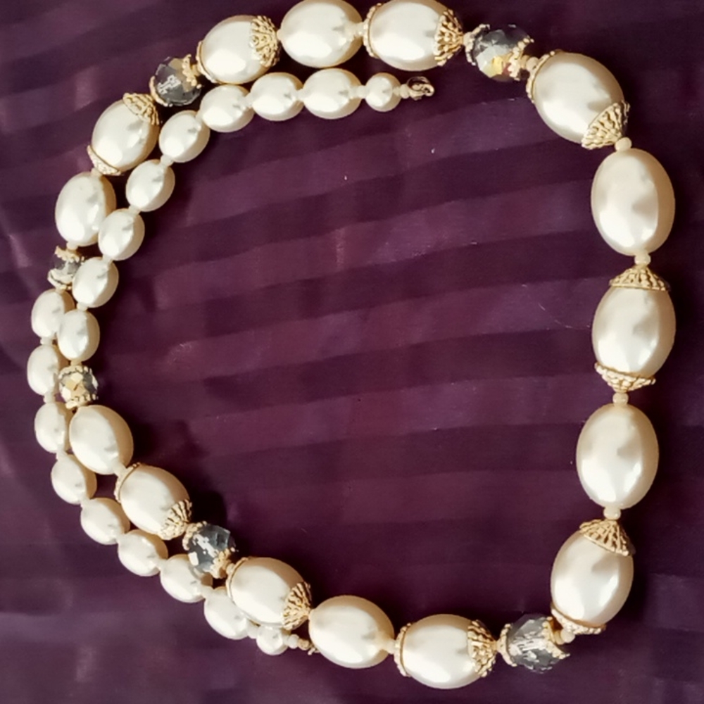 Women's necklace